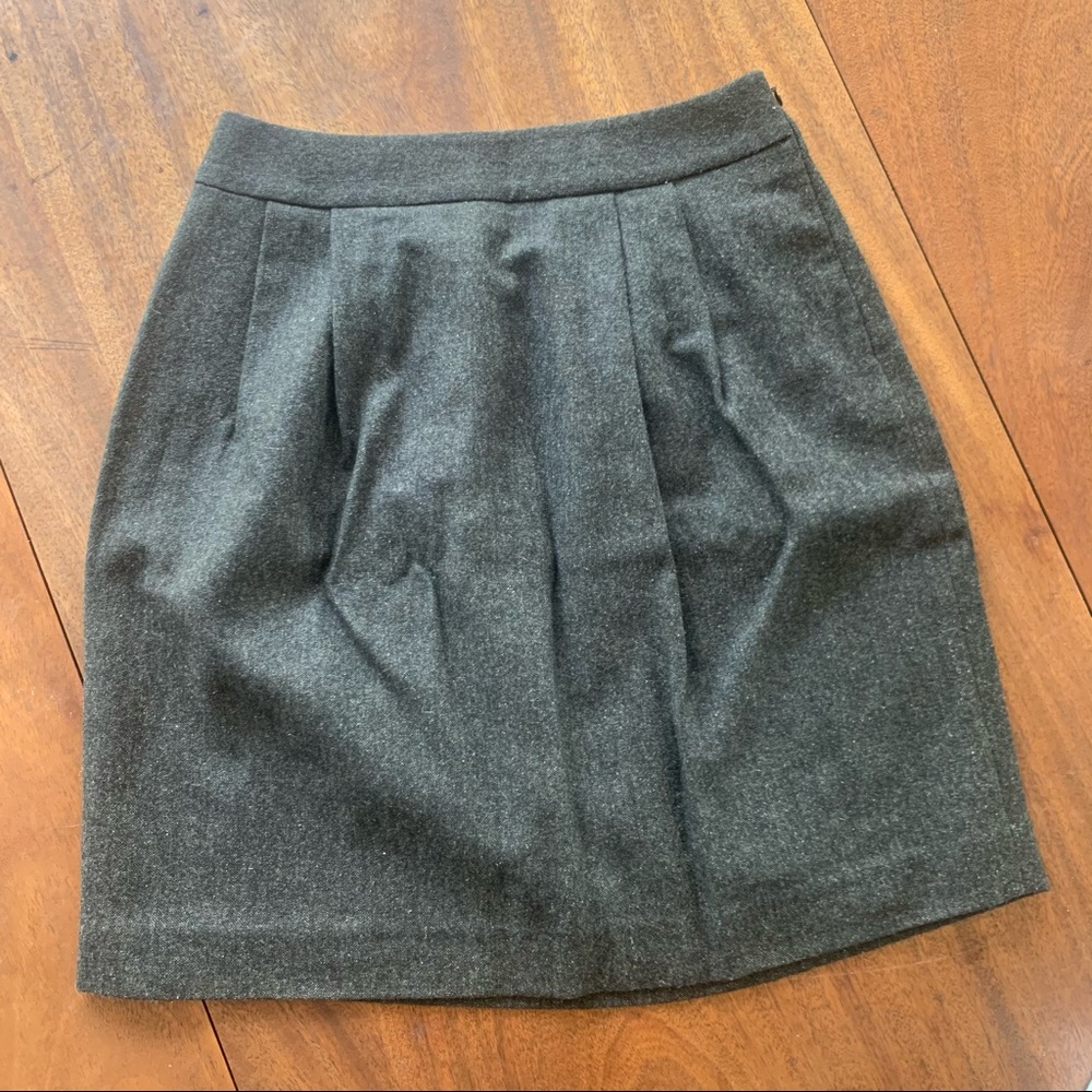 Uniqlo olive green wool blend tweed skirt